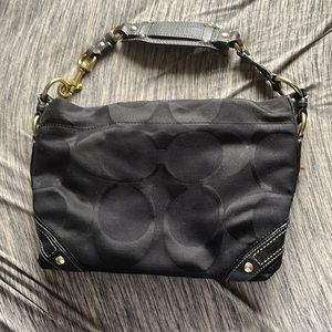 Coach bag with gold hardware in GREAT condition!